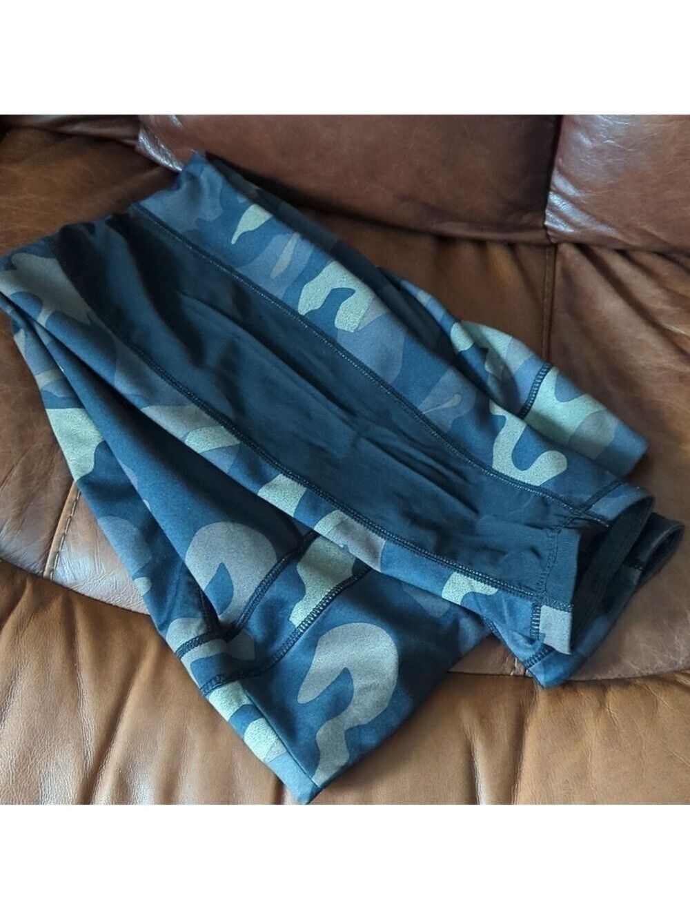 C’EST MOI 2 IN 1 LEGGINGS CAMO CONVERTS TO HEATHER BLACK - Picture 8 of 11